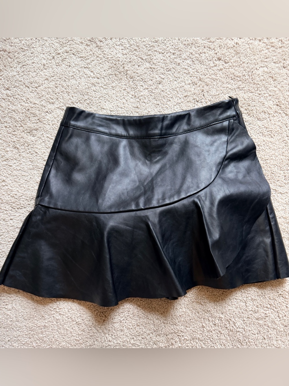 vestique Black Faux Leather Peplum Mini Skort